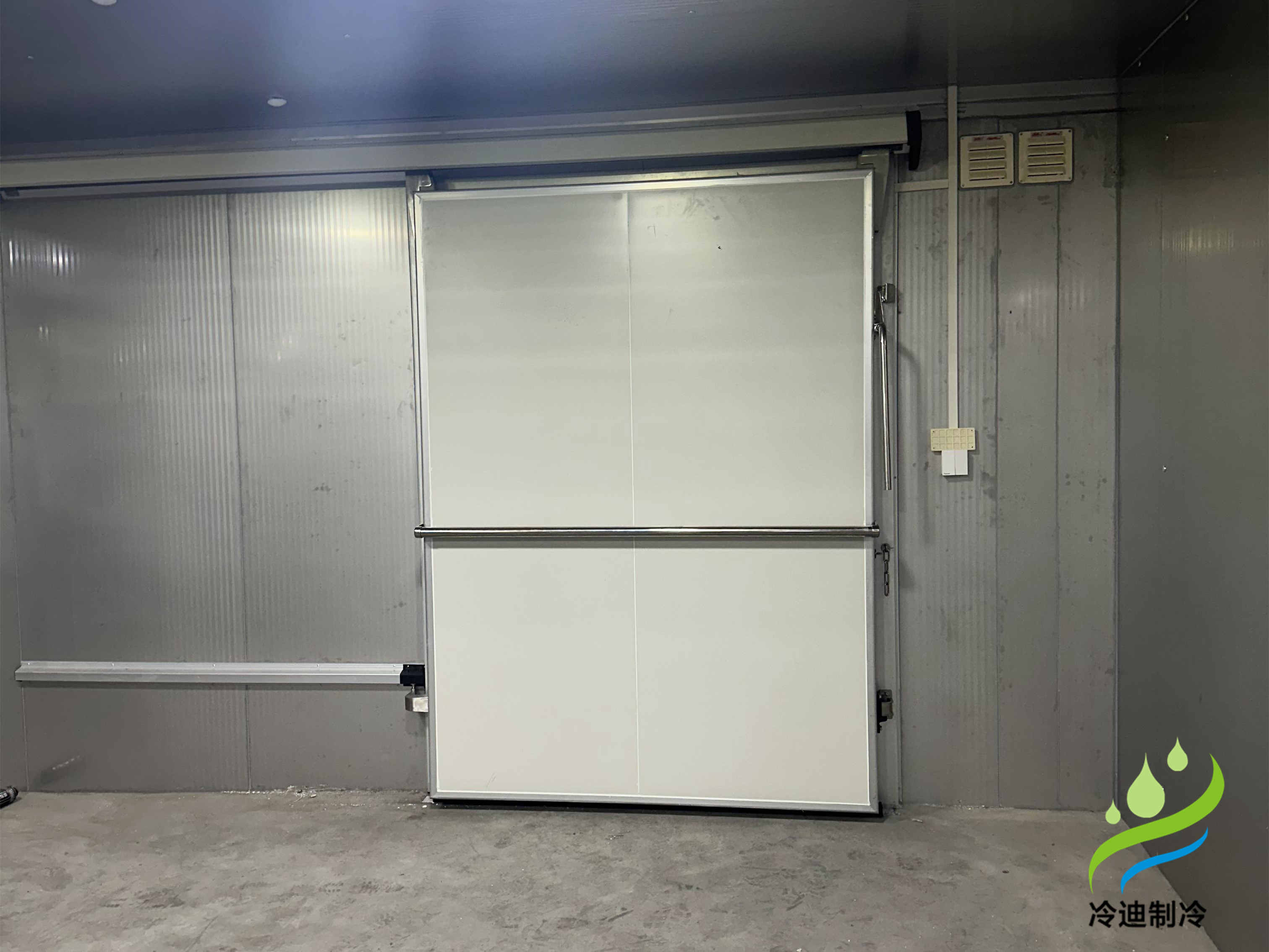 蓋一個冷庫大概要多少錢一平方？